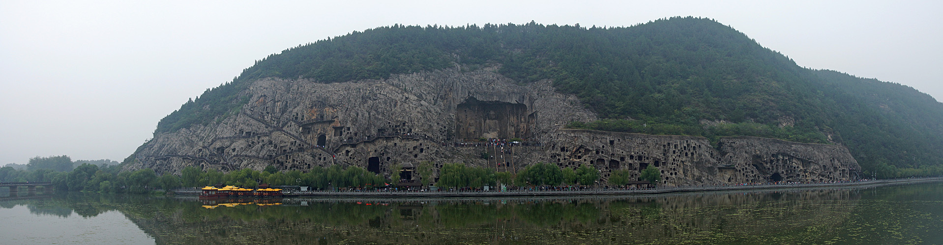 Photo panoramique des grottes de Longmen