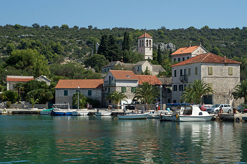 Drvenik veli