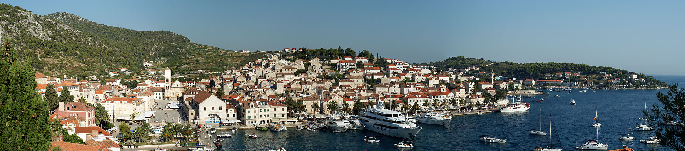 Photo panoramique de Hvar (depuis les hauteurs)