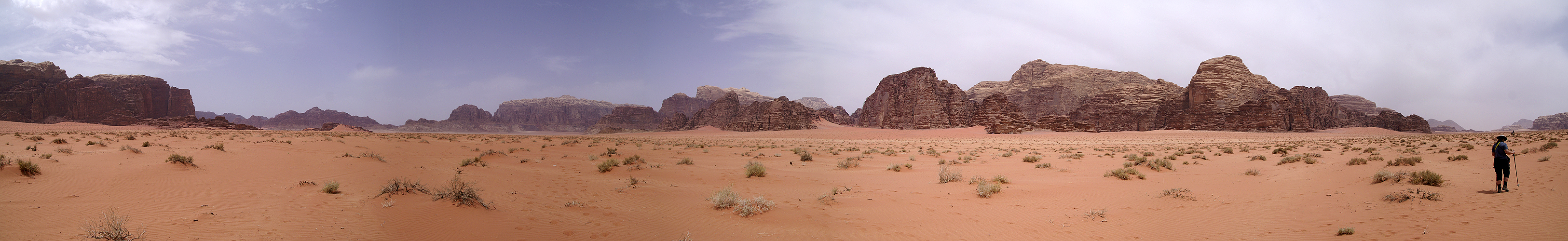 Photo panoramique du Wadi Rum (Khor El Ajram)