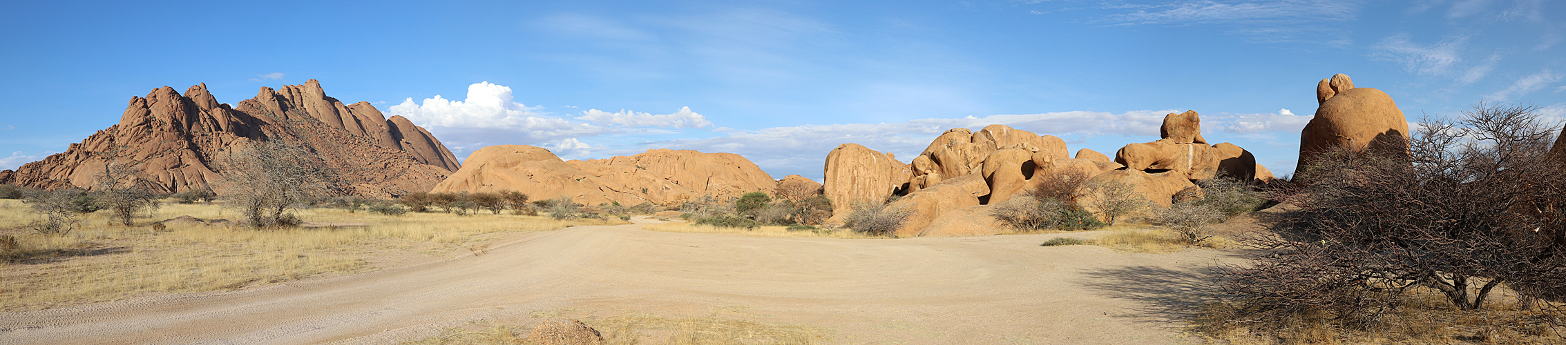 NAMIBIE - photo panoramique du Spitzkoppe (général)