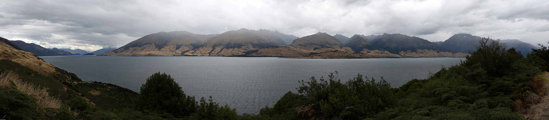 NOUVELLE-ZELANDE - photo panoramique du lac Wānaka