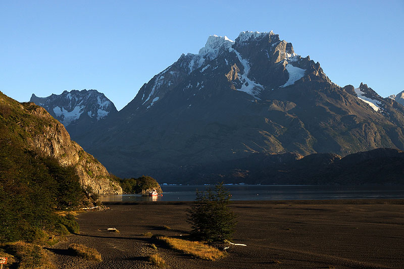Croisière sur le [q]Lago Grey[q]