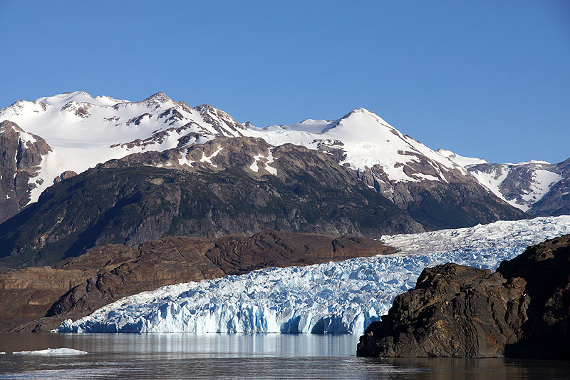 Croisière sur le [q]Lago Grey[q]