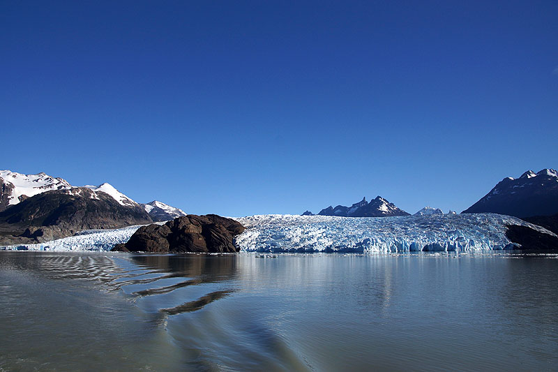 Croisière sur le [q]Lago Grey[q]
