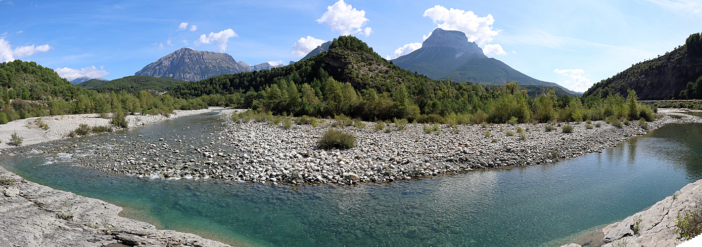 Photo panoramique du [q]Río Cinca[q] (Aragon)