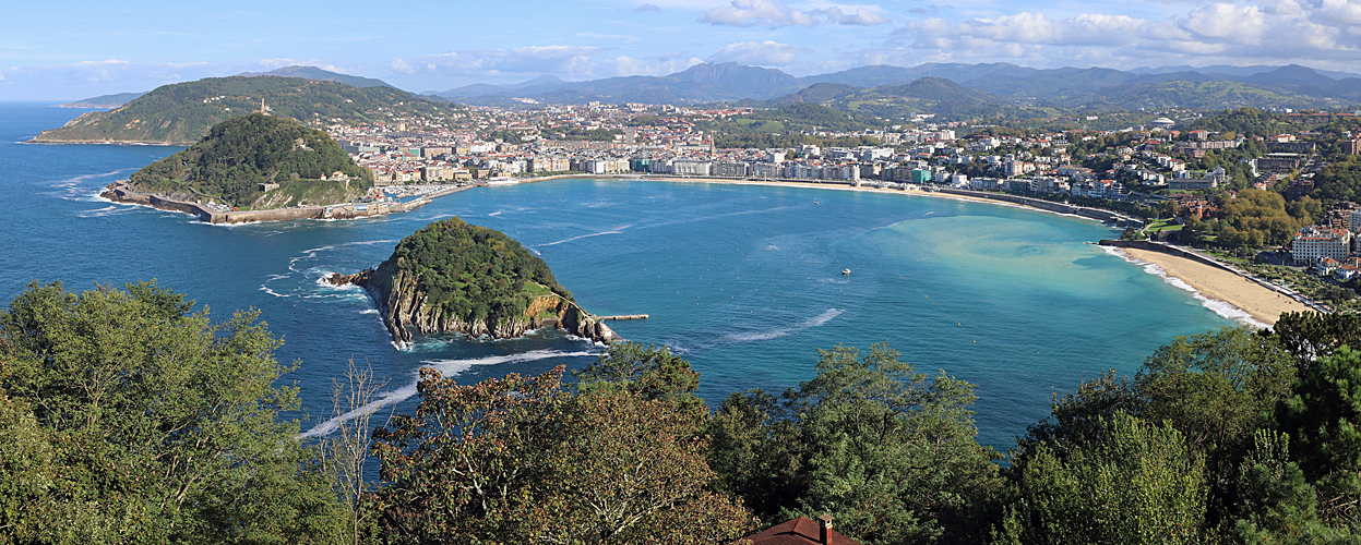 PAYS BASQUE - photo panoramique de la baie de [q]San Sebastián[q] depuis le mont Igueldo (Pays Basque)