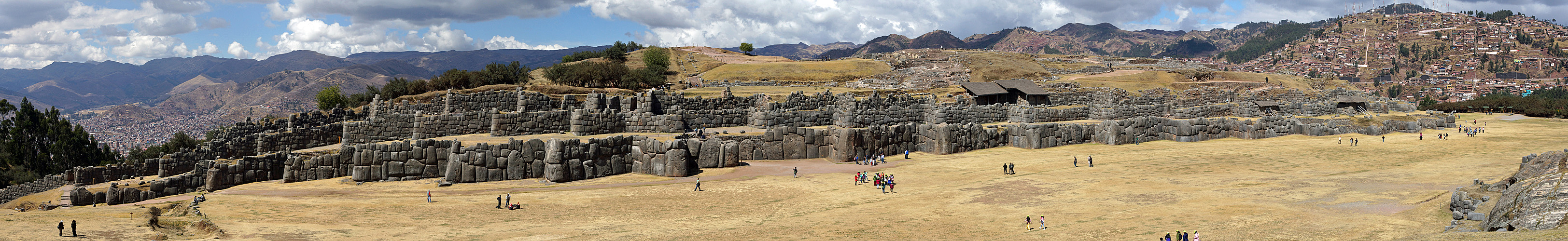 Photo panoramique de Sacsayhuamán (forteresse Inca)