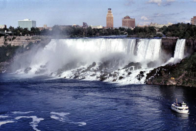 QUEBEC & ONTARIO - Chutes du Niagara