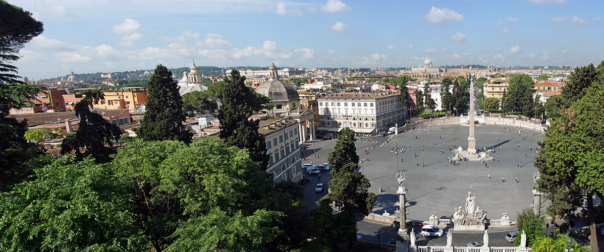 Photo panoramique de la [q]piazza del Populo[q]