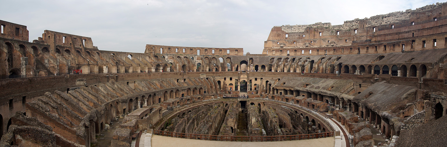 ROME - photo panoramique du Colisée