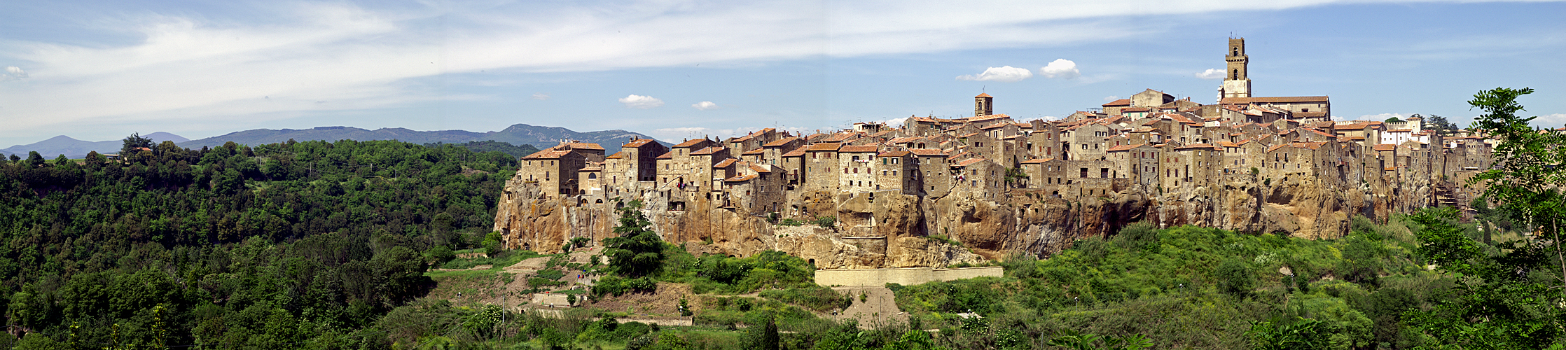 TOSCANE & VENISE - photo panoramique de Pitigliano