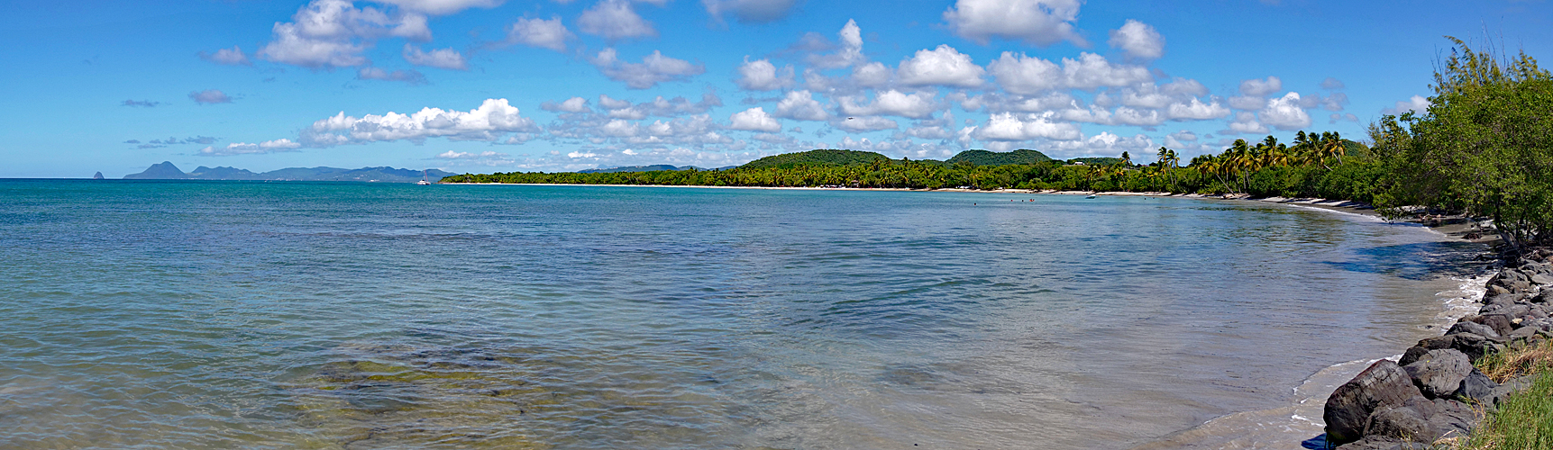 Photo panoramique de la plage des Salines