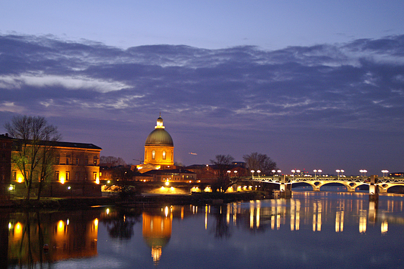 Toulouse de Nuit - Hôpital de la Grave & le pont St Pierre depuis les quais de la Daurade