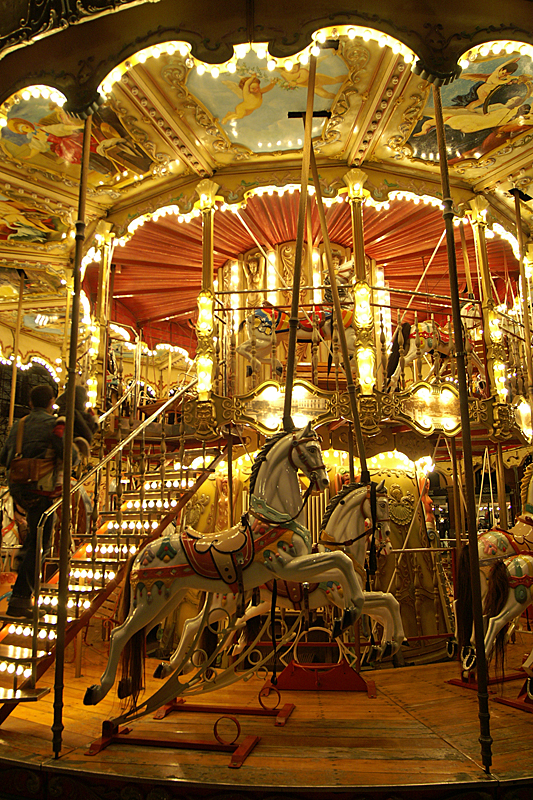 Toulouse de Nuit - Carrousel à la place St Georges