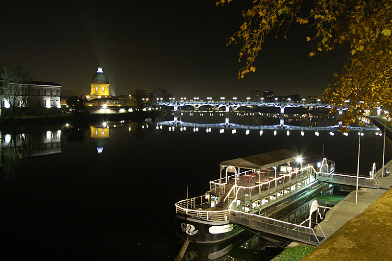 Toulouse de Nuit - Hôpital de la Grave, le pont St Pierre & les quais de la Daurade