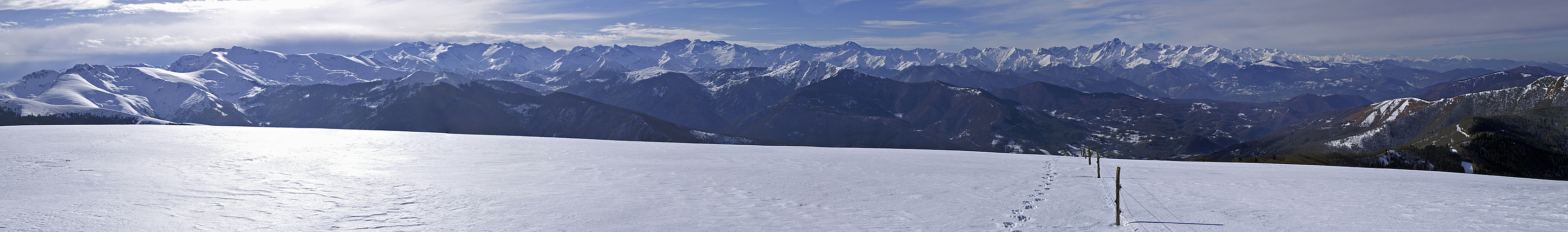 Tour Lafont - Vue sur la chaine Pyrénéenne[br]depuis le Cap du Carmil