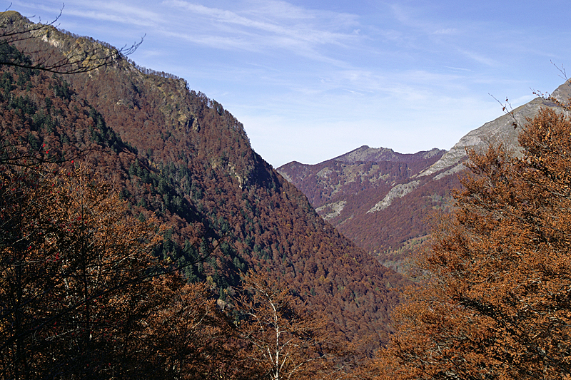 Garbettou automnal - Le Mont Béas depuis le cirque du Garbettou