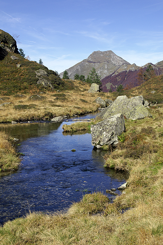Garbettou automnal - Le Garbet avec le Mont Béas