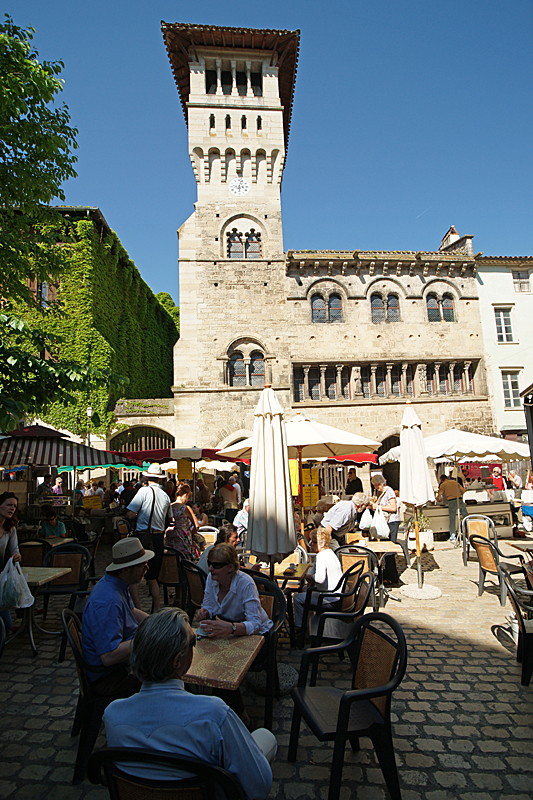 Balade dans le Tarn - Place des halles, Saint-Antonin Noble Val (Tarn & Garonne)