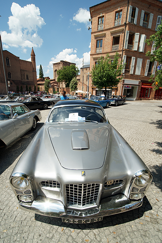 Balade dans le Tarn - Facel Vega sur la place Ste-Cécile, Albi (Tarn)