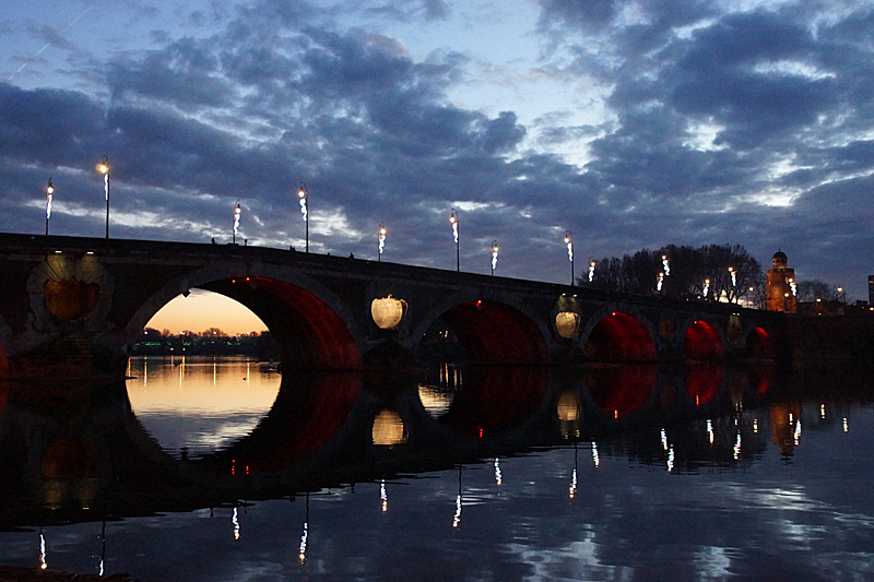 Crépuscule ! - Le Pont Neuf et le château d eau