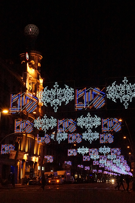 24h. à Barcelone - Illuminations de Noël[br][q]Carrer de Pelai[q]