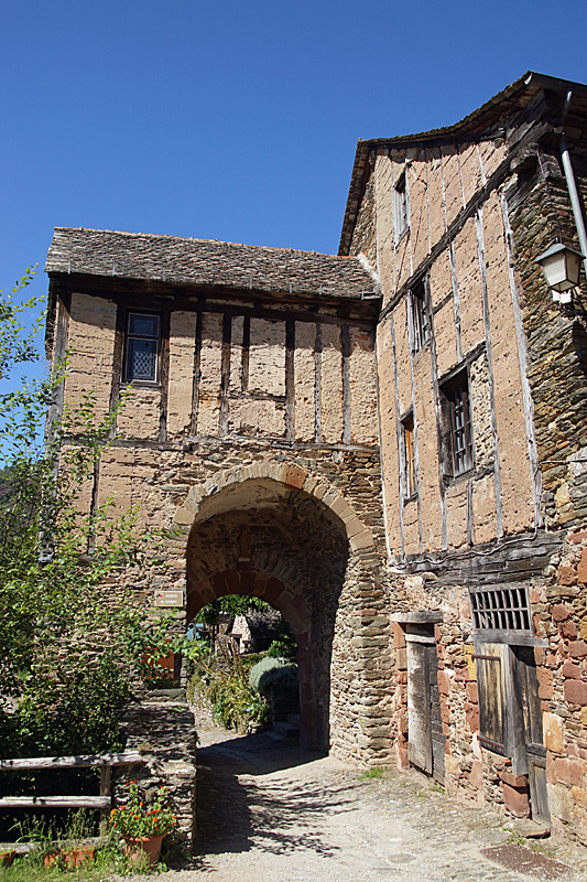Conques - Conques - la porte du Barry