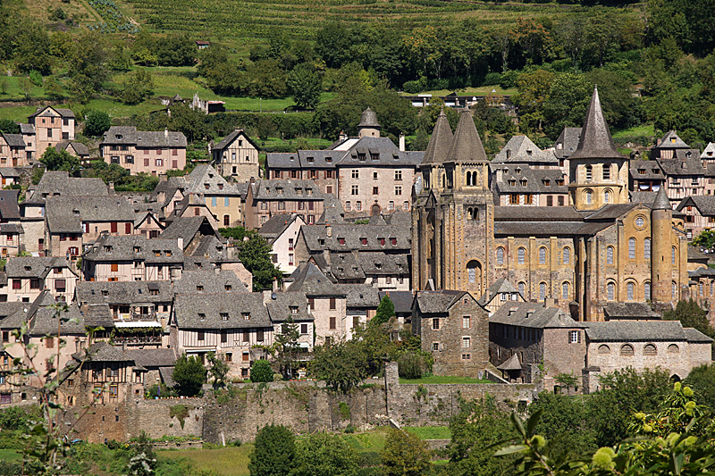 Conques - Le village de Conques depuis le site du Bancarel