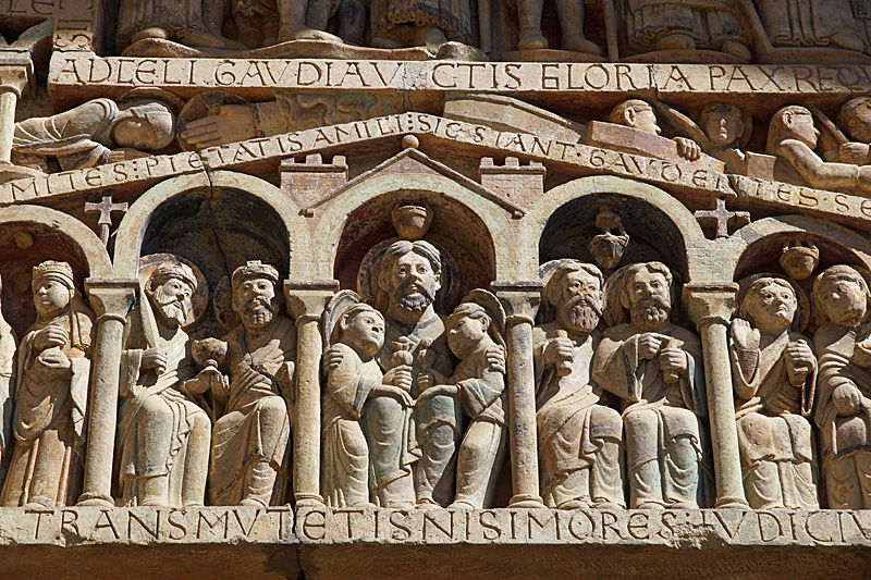 Conques - Conques - détail du tympan du Jugement dernier