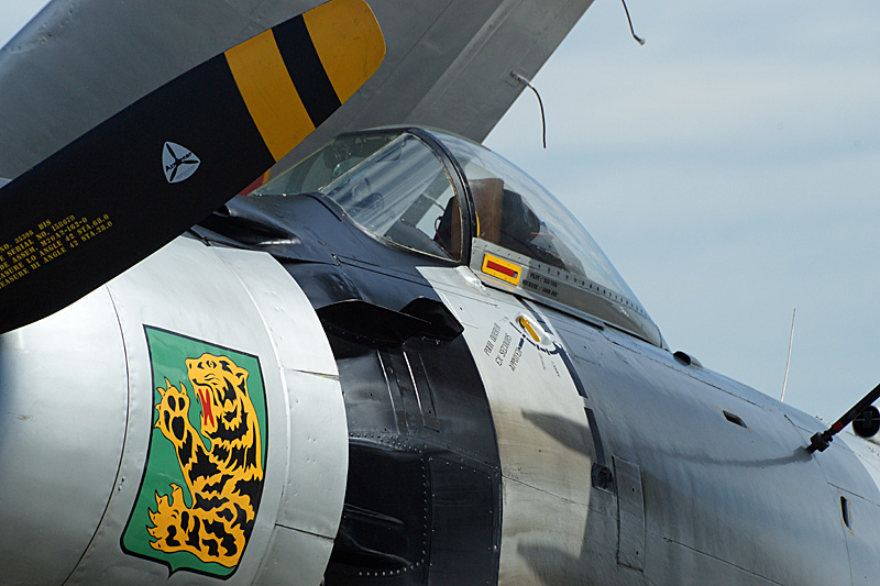 N avions à Francazal - Douglas A-1 Skyraider
