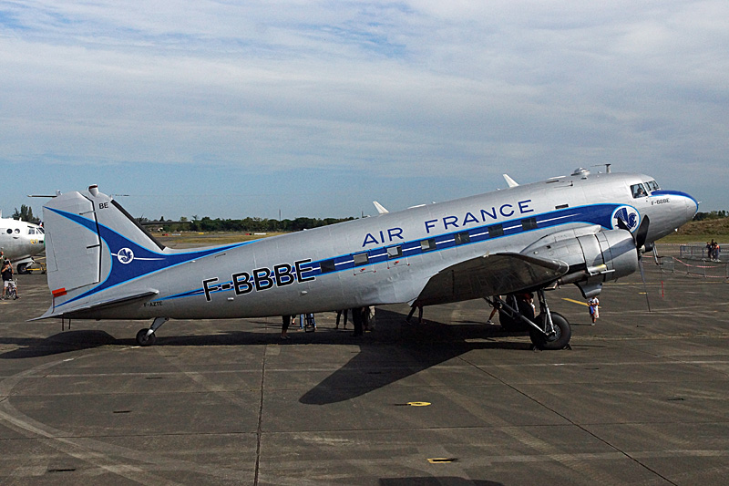 N avions à Francazal - Douglas DC-3 Dakota