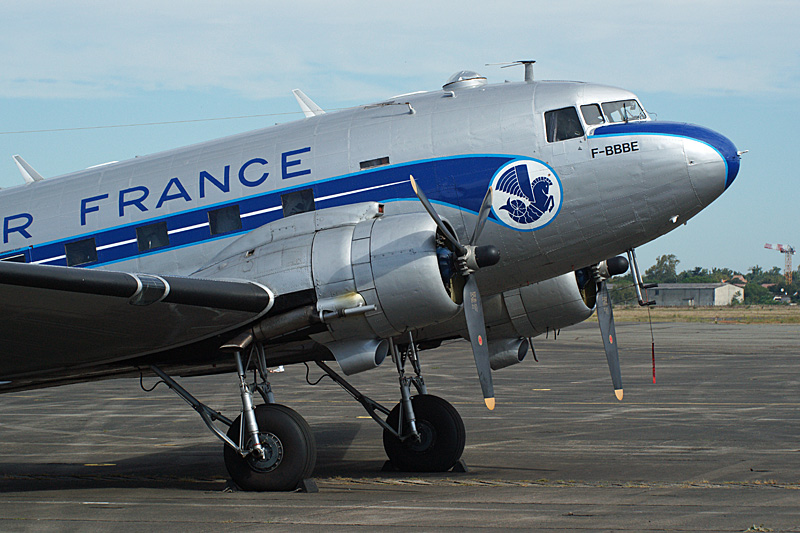 N avions à Francazal - Douglas DC-3 Dakota