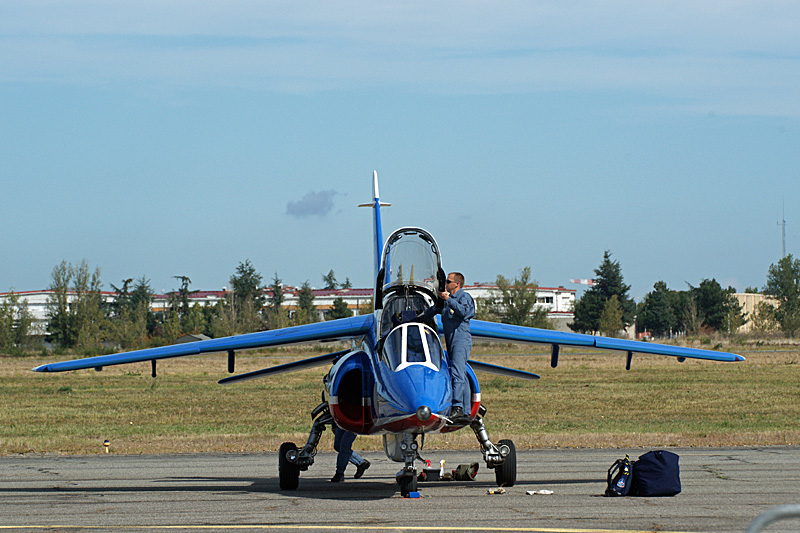 N avions à Francazal - Alpha Jet de la patrouille de France