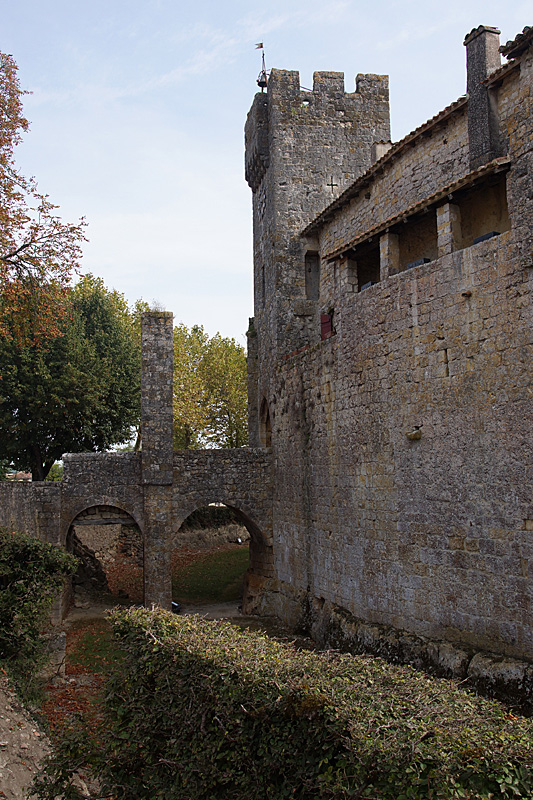 Balade dans le Gers - Le petit village fortifié de Larressingle