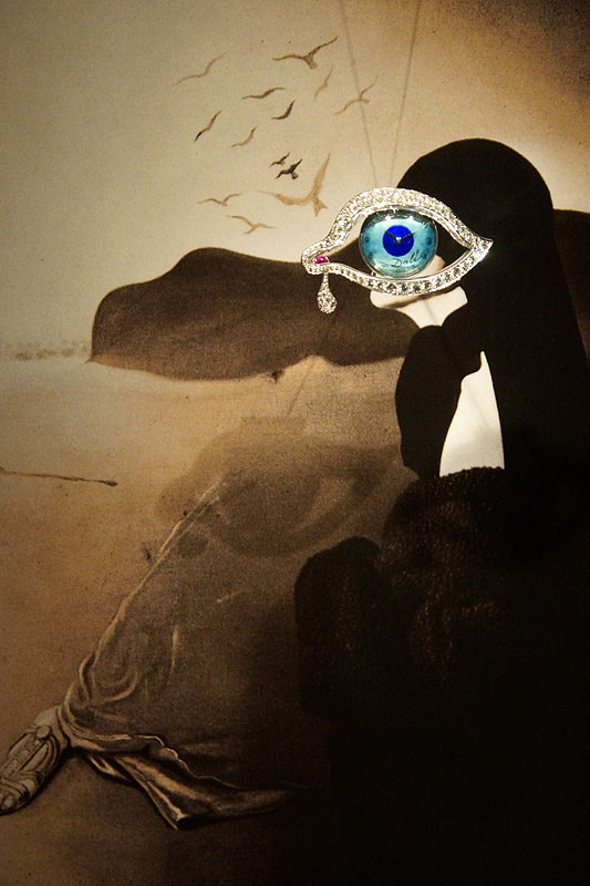 Catalogne - Broche [q]L’œil du temps[q][br]Théâtre-musée Dalí à Figueres