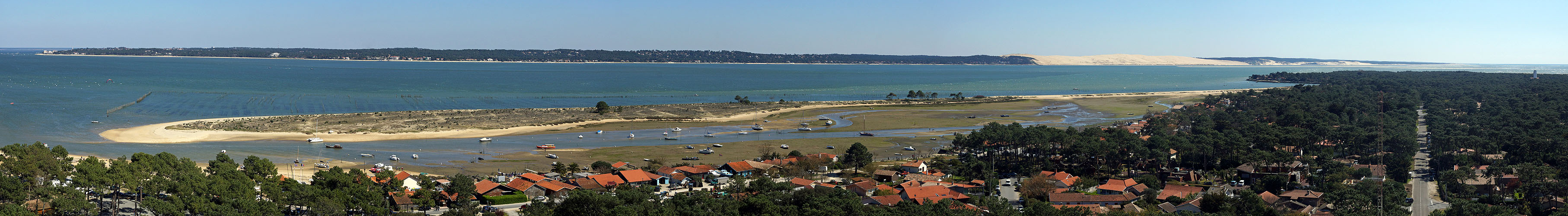 Arcachon - La Dune du Pyla depuis le phare du Cap Ferret