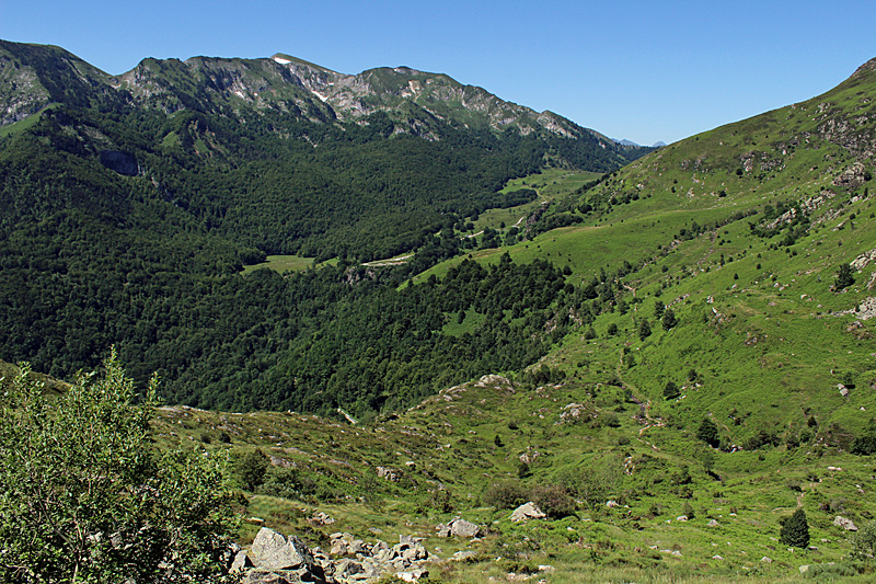 Etang d Arbu - Vue vers le port de Lers