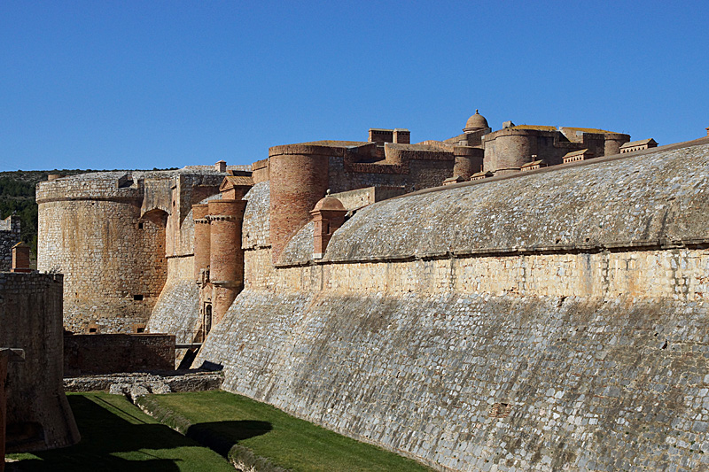 Salses & Peyrepertuse - Le fort de Salses