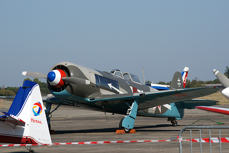 N avions à Francazal - Yak 11