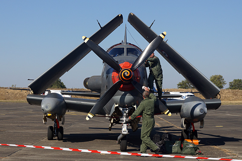 N avions à Francazal - Breguet Alizé