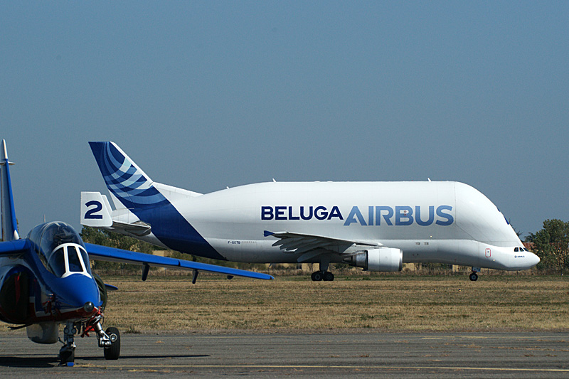 N avions à Francazal - Arrivée du Bélouga