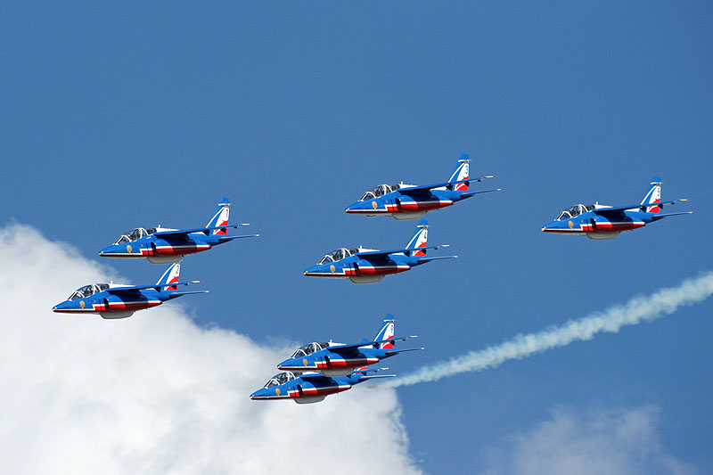 N avions à Francazal - Démonstration de la patrouille de France[br](Alpha Jet)
