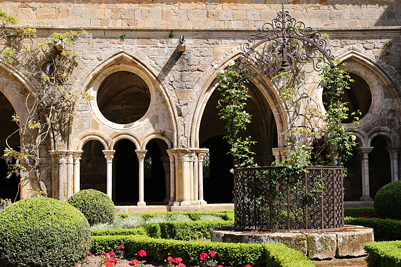 Une journée dans l Aude - Abbaye de Fontfroide - le cloître