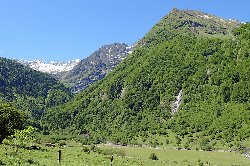Le lac d Oô - La cascade [q]la chevelure de la Madeleine[q]