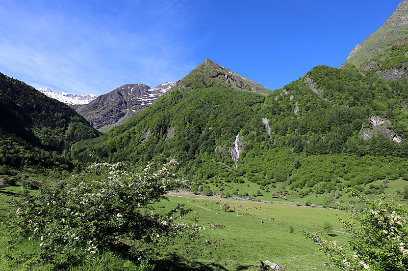 Le lac d Oô - La cascade [q]la chevelure de la Madeleine[q]