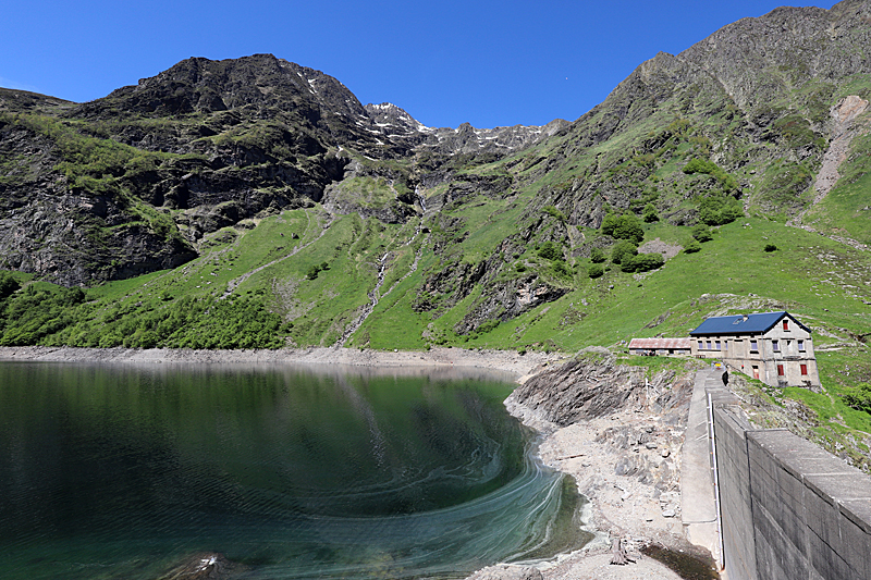 Le lac d Oô - Le lac d Oô, côté refuge