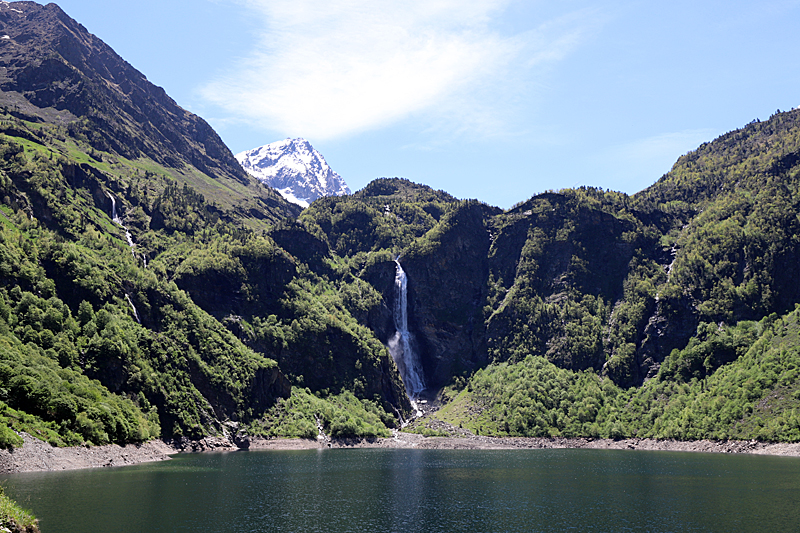 Le lac d Oô - La cascade d Oô