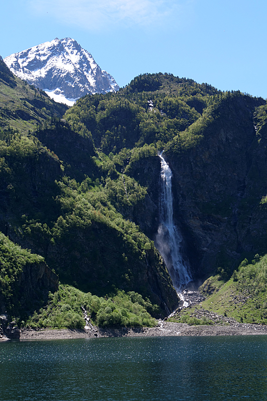 Le lac d Oô - La cascade d Oô