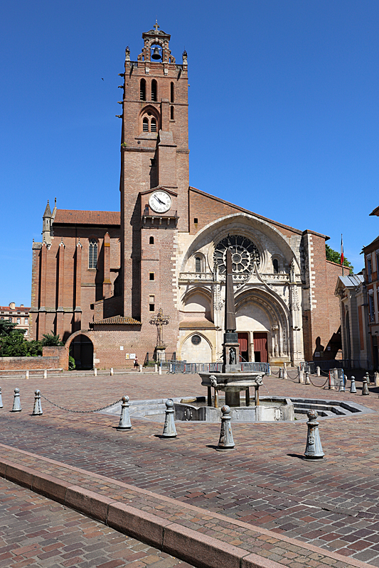 Toulouse déconfinée... - Place Saint-Étienne et la cathédrale Saint-Étienne